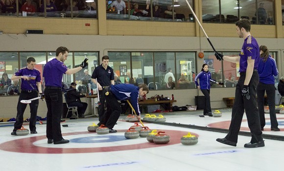 CIS CURLING CHAMPIONSHIPS: Laurier Men and Women go perfect on Day 1