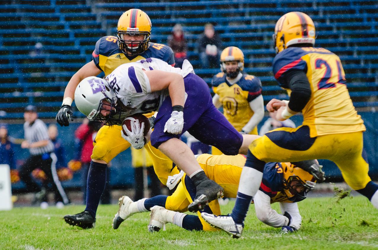 No. 3 Western defeats Queen's 43-12