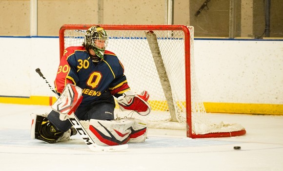 Queen's goalie Kevin Bailie named CIS rookie of the year